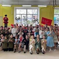 торжественное режиссированное представление, посвященное Дню Великой Победы!